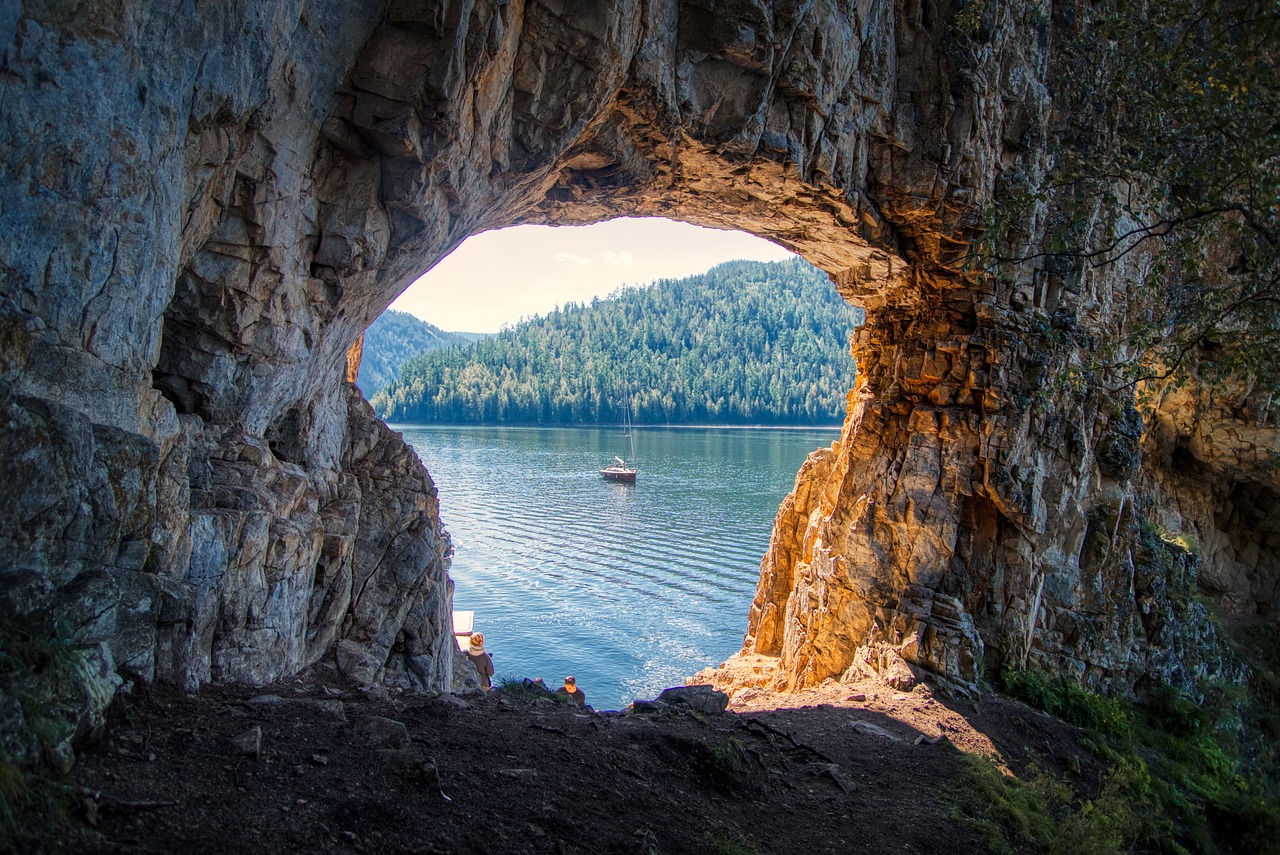 ontsnap naar de bergen voor een onvergetelijke vakantie. geniet van adembenemende uitzichten, buitenactiviteiten en ontspanning in de natuur tijdens je bergvakantie.