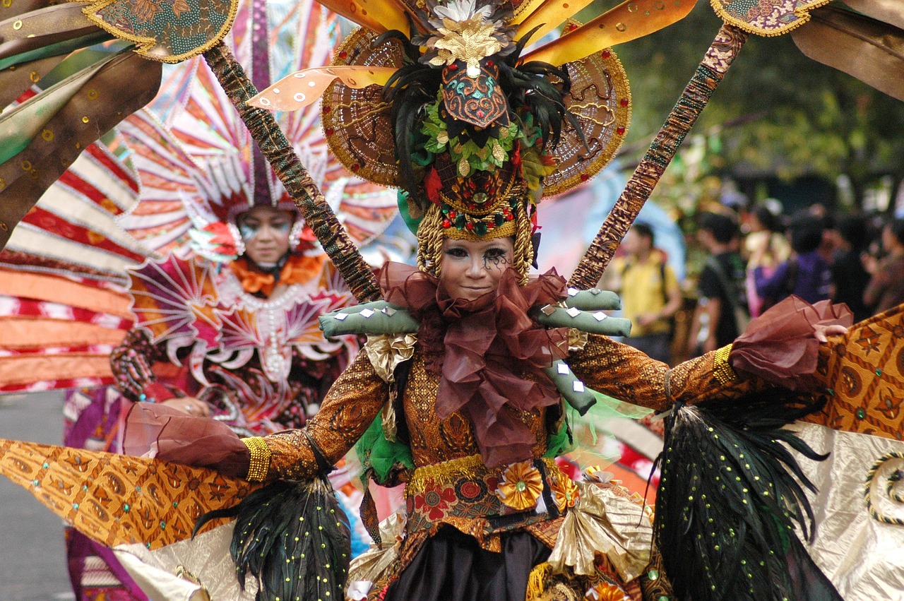 ontdek de rijke en diverse wereld van cultuur. verken de verschillende kunstvormen, tradities en erfgoed die onze samenleving vormen. laat je inspireren door de unieke gebruiken en verhalen die overal ter wereld te vinden zijn.